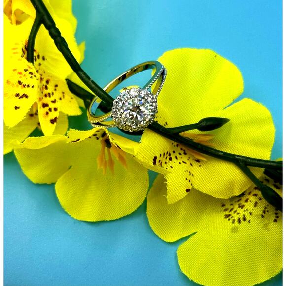 1 ct Moissanite Round Cut Ring with Moissanite Accents Size 8 - Picture 4 of 16